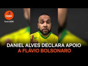 daniel-alves-declara-apoio-a-flavio:-“espirito-santo-soprou-teu-nome”