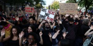 alunos-e-professores-protestam-na-franca-no-maior-dia-de-mobilizacao