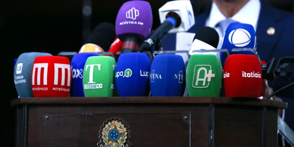 Jornalistas sofreram mais de 14 mil ataques no 1º turno das eleições