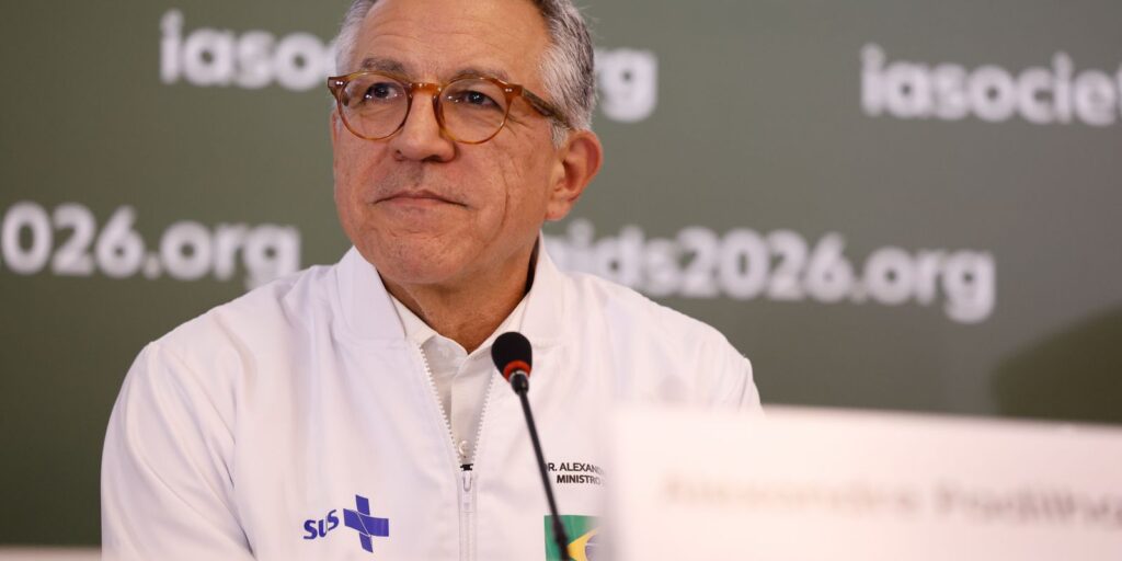 PF desmente Veja; Padilha aciona Justiça sobre fake news contra Lula