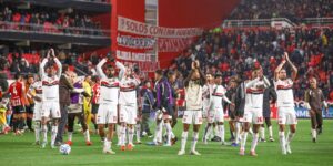 sem-chutar-a-gol-na-argentina,-flamengo-sobrevive-na-libertadores