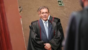campanha-de-flavio-aciona-tse-contra-exercito-do-lula-por-“manipular-buscas”