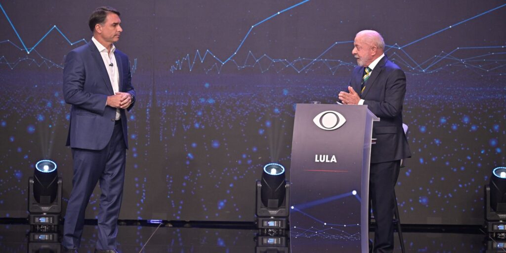Mendonça diz que Flávio e Lula podem divulgar sigilos