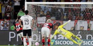 gol-nos-acrescimos-assegura-flamengo-na-lideranca-do-brasileirao