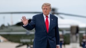 “por-mim,-tudo-bem”,-diz-trump-sobre-flavio-bolsonaro-nos-eua