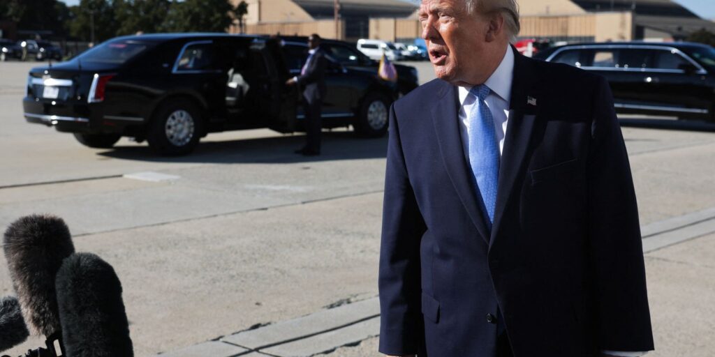 Trump diz que não vai se “envolver”, após carta de Flávio Bolsonaro