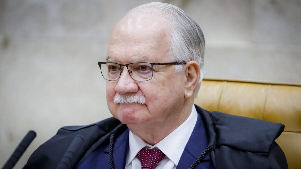 Fachin devolve investigação dos descontos do INSS a Mendonça
